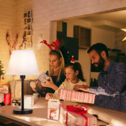 Alternative view of Đèn để bàn hiện đại với chao đèn vải