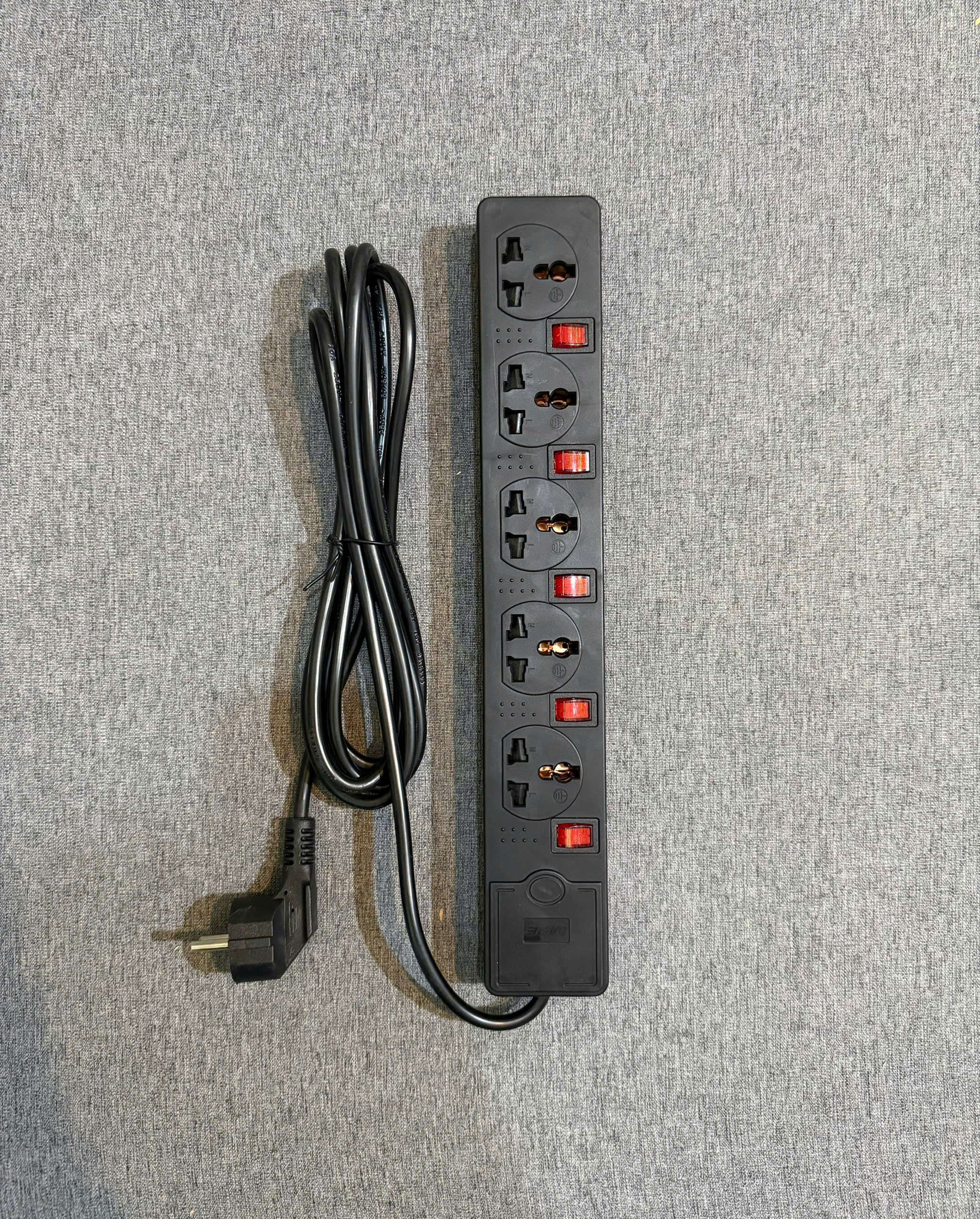 Ổ cắm đa năng màu đen AM5SB MPE - Ảnh 4